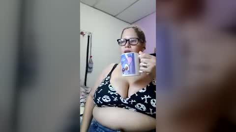 Snapshot of elizabethtaylor1 chatting on 8, 7, 2026 Elizabeth online show from 8, 7, 2026
