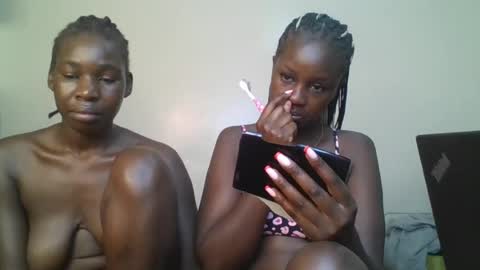 Snapshot of ella8_ chatting on 18, 6, 2026 ella8_ online show from 18, 6, 2026