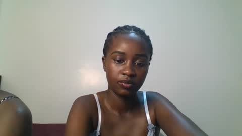 Snapshot of ella8_ chatting on 6, 7, 2026 ella8_ online show from 6, 7, 2026