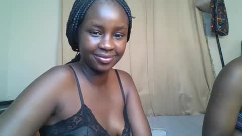 Snapshot of ella8_ chatting on 27, 7, 2026 ella8_ online show from 27, 7, 2026