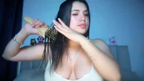 Ella  online show from 30, 7, 2026
