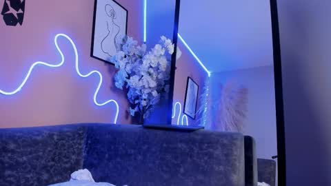 Snapshot of ella_evans_ chatting on 21, 11, 2025 Ella online show from 21, 11, 2025