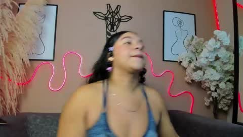 Snapshot of ella_evans_ chatting on 23, 11, 2025 Ella online show from 23, 11, 2025