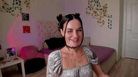 ELLA online show from 14, 9, 2025