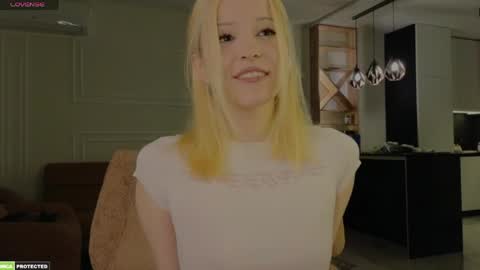 Snapshot of ella_hayes chatting on 20, 4, 2026 Ella NEXT STREAM 1TH DECEMBER 1200 - 0800 AM AT MOSCOW TIME online show from 20, 4, 2026