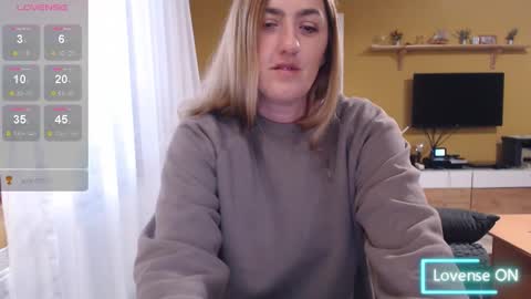 Snapshot of ella_max_live chatting on 5, 10, 2025 Ella  Max online show from 5, 10, 2025