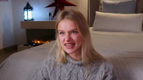 Snapshot of ella_twinkle chatting on 1, 12, 2024 Ella online show from 1, 12, 2024