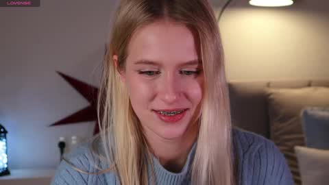 Snapshot of ella_twinkle chatting on 2, 12, 2024 Ella online show from 2, 12, 2024