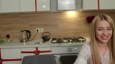 Snapshot of ella_twinkle chatting on 18, 12, 2024 Ella online show from 18, 12, 2024