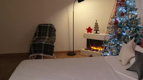 Snapshot of ella_twinkle chatting on 20, 12, 2024 Ella online show from 20, 12, 2024