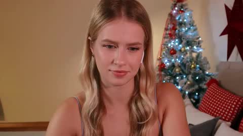 Snapshot of ella_twinkle chatting on 22, 12, 2024 Ella online show from 22, 12, 2024