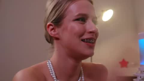 Snapshot of ella_twinkle chatting on 18, 1, 2025 Ella online show from 18, 1, 2025