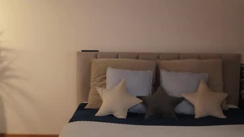 Snapshot of ella_twinkle chatting on 9, 2, 2025 Ella online show from 9, 2, 2025