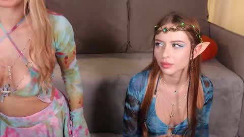 Snapshot of ella_twinkle chatting on 31, 10, 2025 Ella online show from 31, 10, 2025