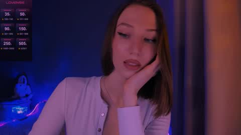 ellaamber online show from 10, 3, 2026