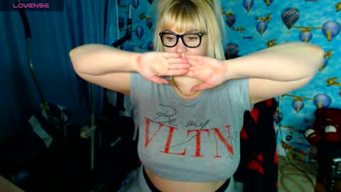 Snapshot of ellabella36dd chatting on 4, 3, 2026 IsaBella online show from 4, 3, 2026
