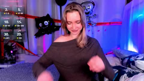 Snapshot of ellabloom chatting on 27, 10, 2025 Ella online show from 27, 10, 2025