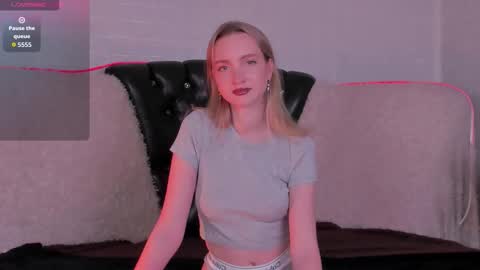 Snapshot of ellabloom chatting on 28, 11, 2025 Ella online show from 28, 11, 2025