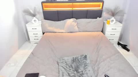 Snapshot of ellabrown_ chatting on 5, 6, 2026 SINGLE PO online show from 5, 6, 2026