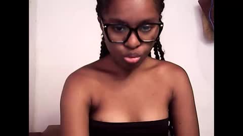 Snapshot of ellah245 chatting on 2, 3, 2026 ellah245 online show from 2, 3, 2026