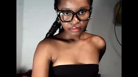 Snapshot of ellah245 chatting on 2, 3, 2026 ellah245 online show from 2, 3, 2026