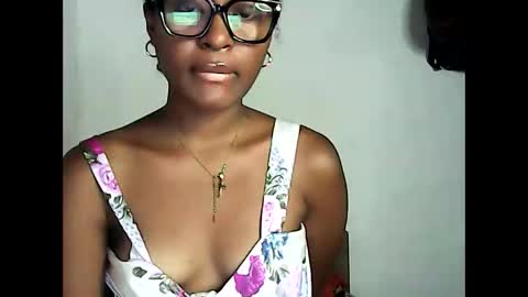 ellah245 online show from 25, 3, 2026