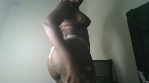 ellah-simone online show from 3, 5, 2026