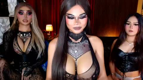 ellahemperialts online show from 22, 4, 2026