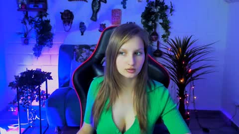 Snapshot of ellahorton chatting on 11, 12, 2024 Ella online show from 11, 12, 2024