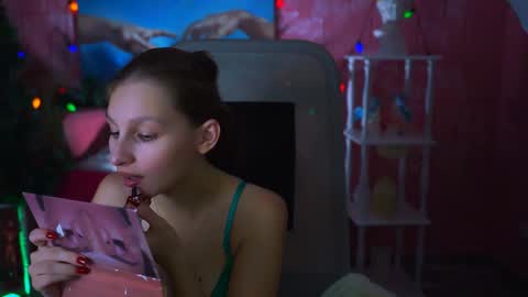 Snapshot of ellahorton chatting on 4, 1, 2025 Ella online show from 4, 1, 2025