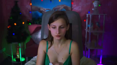 Snapshot of ellahorton chatting on 7, 1, 2025 Ella online show from 7, 1, 2025