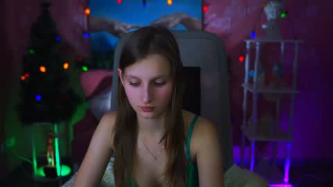 Snapshot of ellahorton chatting on 7, 1, 2025 Ella online show from 7, 1, 2025