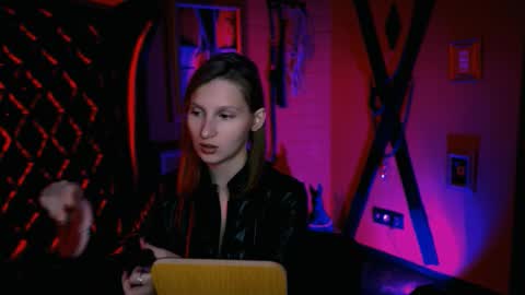 Snapshot of ellahorton chatting on 27, 10, 2025 Ella online show from 27, 10, 2025