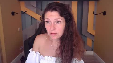 EllaLongs online show from 4, 7, 2026