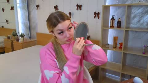 ellamilla online show from 26, 12, 2024