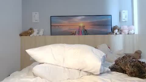 Ella Mira online show from 22, 6, 2026