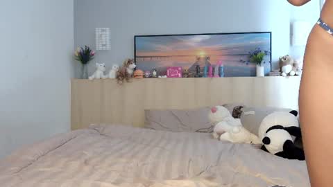 Ella Mira online show from 6, 7, 2026