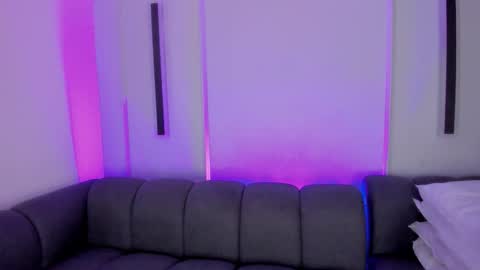 Ella online show from 12, 11, 2025