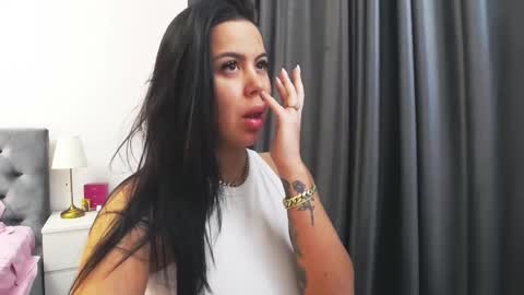 ellasins online show from 6, 1, 2026