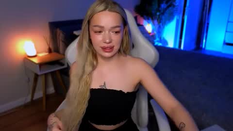 Ella online show from 3, 2, 2026