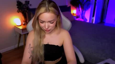 Ella online show from 14, 4, 2026