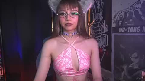 Snapshot of elle_uwu chatting on 28, 6, 2026 follow me on instagram . online show from 28, 6, 2026