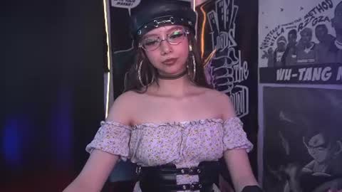 Snapshot of elle_uwu chatting on 24, 7, 2026 follow me on instagram . online show from 24, 7, 2026