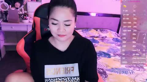 Snapshot of elleelle123 chatting on 8, 10, 2025 Ann online show from 8, 10, 2025