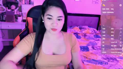 Snapshot of elleelle123 chatting on 18, 10, 2025 Ann online show from 18, 10, 2025