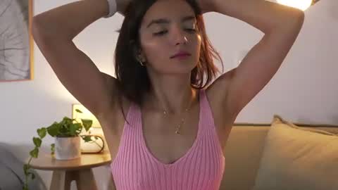 Snapshot of ellelure_ chatting on 13, 7, 2026 Linda Restrepo online show from 13, 7, 2026