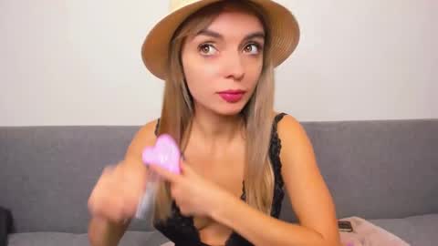 ellen_flow online show from 9, 3, 2025