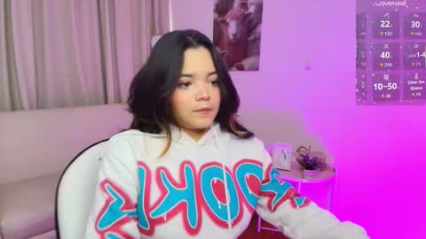 elli_snow online show from 7, 10, 2025