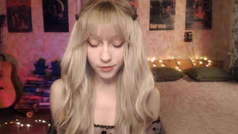 ellie_friendly online show from 26, 1, 2025