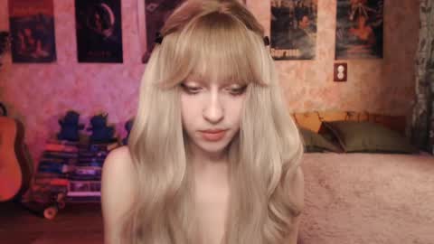 ellie_friendly online show from 2, 3, 2025